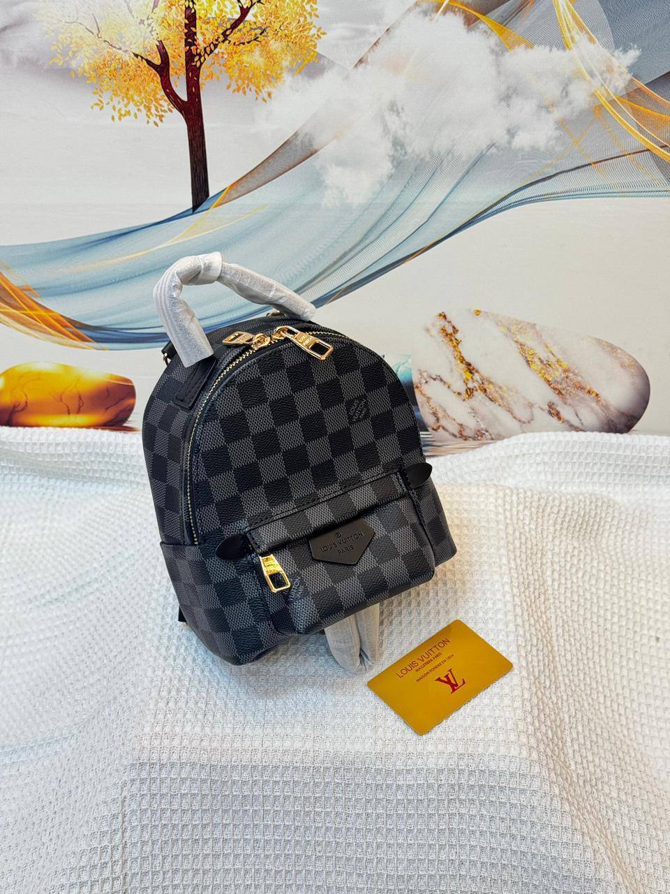 LV
Best quality

With box’s
🎁🎁🎁

105 dhs💓
size 18cm

Zain158
♥️♥️♥️