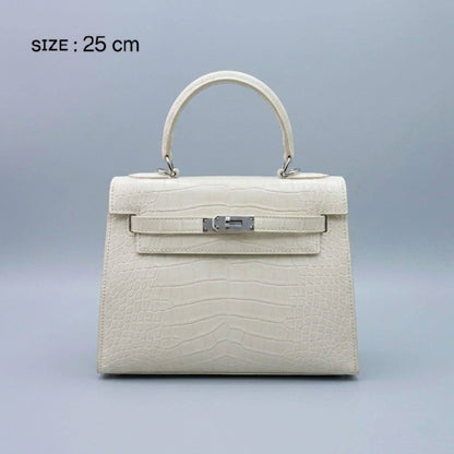 HERMES ᴋᴇʟʟʏ
ᴄʀᴏᴄᴏᴅɪʟᴇ ʟᴇᴀᴛʜᴇʀ
sɪʟᴠᴇʀ ʜᴀʀᴅᴡᴀʀᴇ
ᴡɪᴛʜ ʟᴏɴɢ ʙᴇʟᴛ sᴛʀᴀᴘ
sɪᴢᴇ : 25 cm
ᴡɪᴛʜ BOX
🎁🎁🎁

110 dhs✅

Zain31
♥️♥️♥️