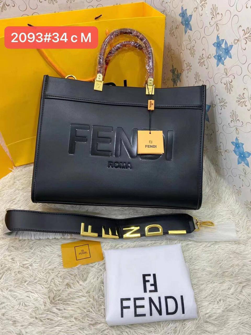 Fendi   
105 dhs❣️

Zain253
♥️♥️♥️
