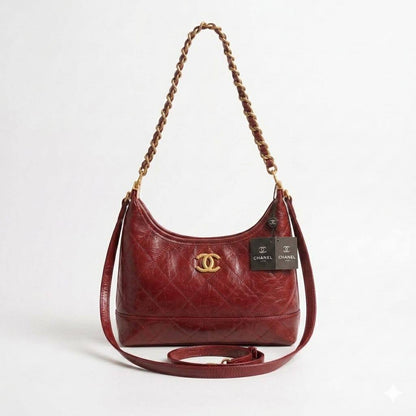 CHANEL ʜᴏʙᴏ 
sʜᴏᴜʟᴅᴇʀ ʙᴀɢ
ɢʀᴀɪɴᴇᴅ ᴄᴀʟғsᴋɪɴ
ɢʟᴏssʏ ʟᴇᴀᴛʜᴇʀ
ɢᴏʟᴅ ᴄʜᴀɪɴ ʙᴇʟᴛ
ᴡɪᴛʜ ʟᴏɴɢ ʙᴇʟᴛ sᴛʀᴀᴘ
ɢᴏʟᴅ ʜᴀʀᴅᴡᴀʀᴇ
sɪᴢᴇ : 28 cm
ᴡɪᴛʜ BOX
🎁🎁🎁

80 dhs✅

Zain31
♥️♥️♥️