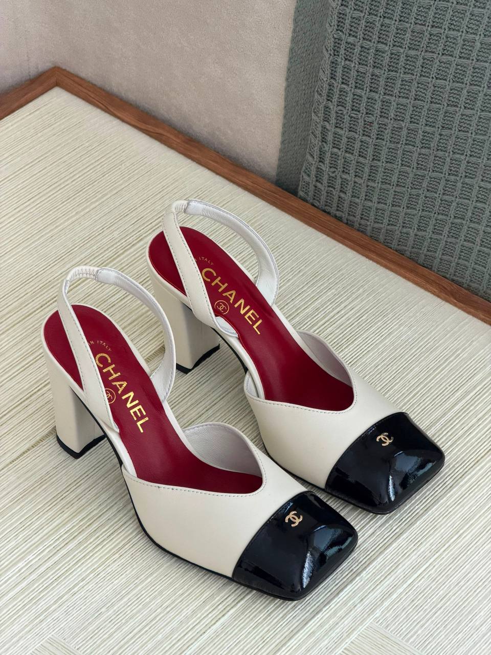 CHANEL
QUALITY:SUPER MASTER 😍💥
SIZE:36 TO 42😍🥰
450 dhs💛

Zain319
♥️♥️♥️