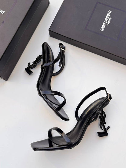 YSL
120 dhs💓

Size 36-42

Zain55
♥️♥️♥️