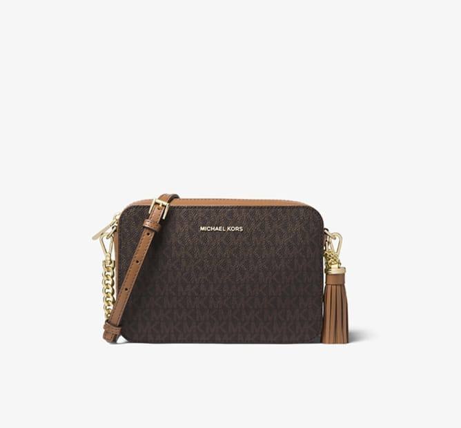 MK
85 dhs🪙🌨️

with box
🎁🎁🎁

size 24cm

Zain26
♥️♥️♥️