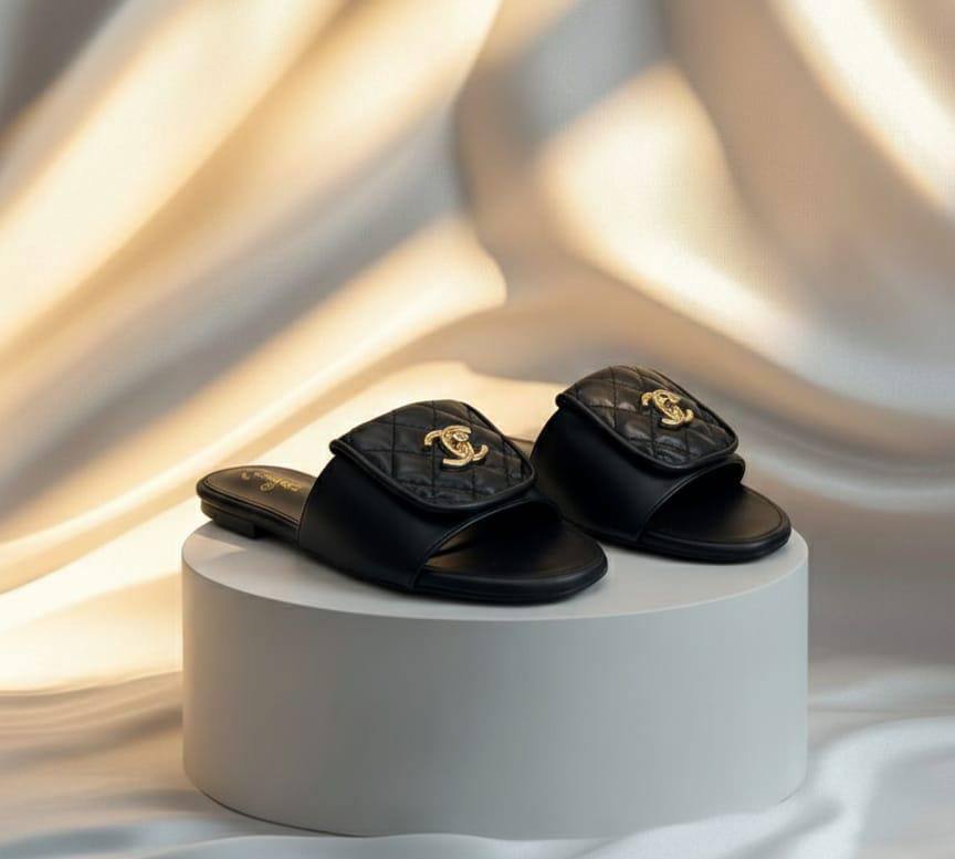 CHANEL 
☘️ *SIZE  36  to 41 ☘️         
180 dhs🪙🌨️

Zain224
♥️♥️♥️