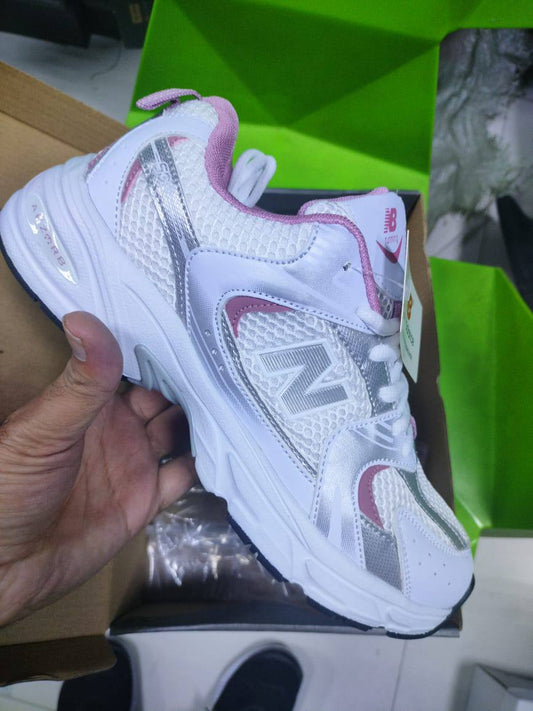 NB
Size 36 to 41
65 dhs❤️

Zain05
♥️♥️♥️