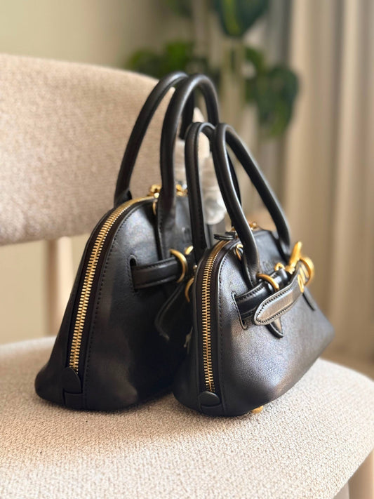 Miu Miu Aventure Bag

Size: 21cm , 28cm
Super high quality


For Price 👇 WhatsApp✅
0568585901 
0507557372
0552275751 Owner Zain 👌

Zain325
♥️♥️♥️