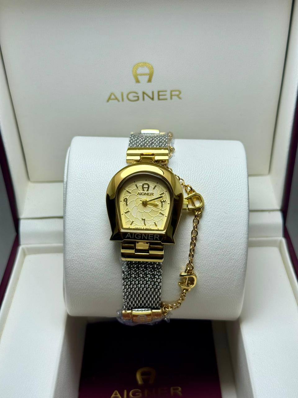 Aigner Ladies

80 dhs🇦🇪🇦🇪

Zain29
♥️♥️♥️