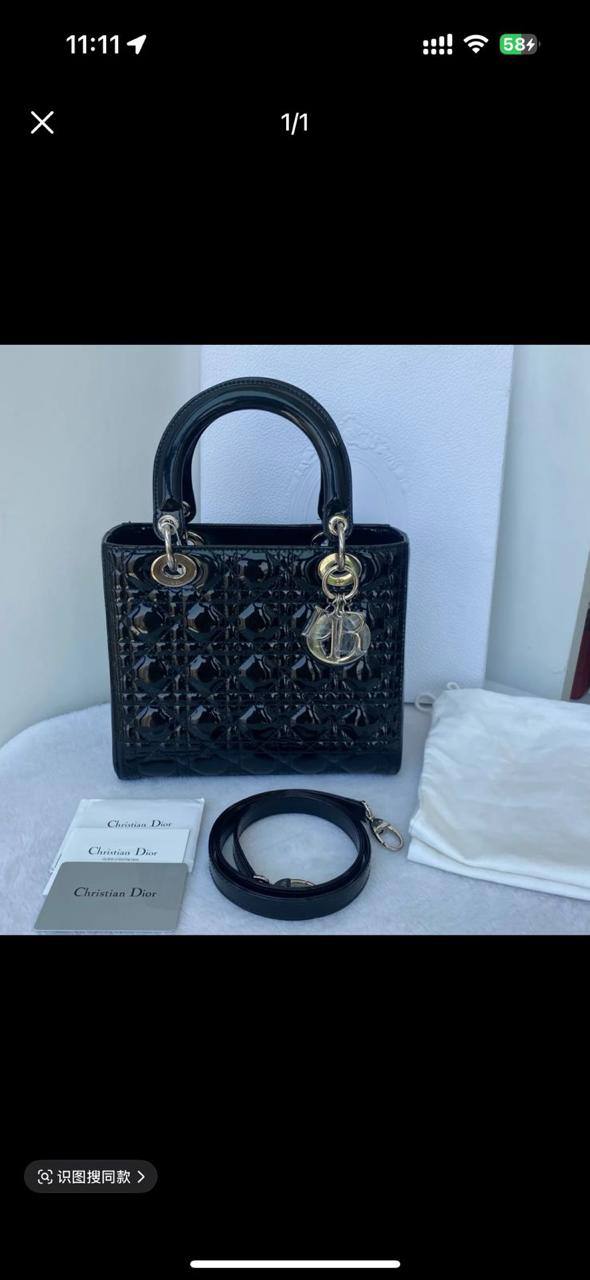 Lady Dior 

1️⃣ First Quality

Size: 24 * 19 cm

100 dhs🇦🇪🇦🇪

Zain115
♥️♥️♥️