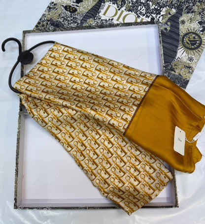 Silk scarf 🧣 
40 dhs✅

With box🎁
55 dhs✅

Zain93
♥️♥️♥️