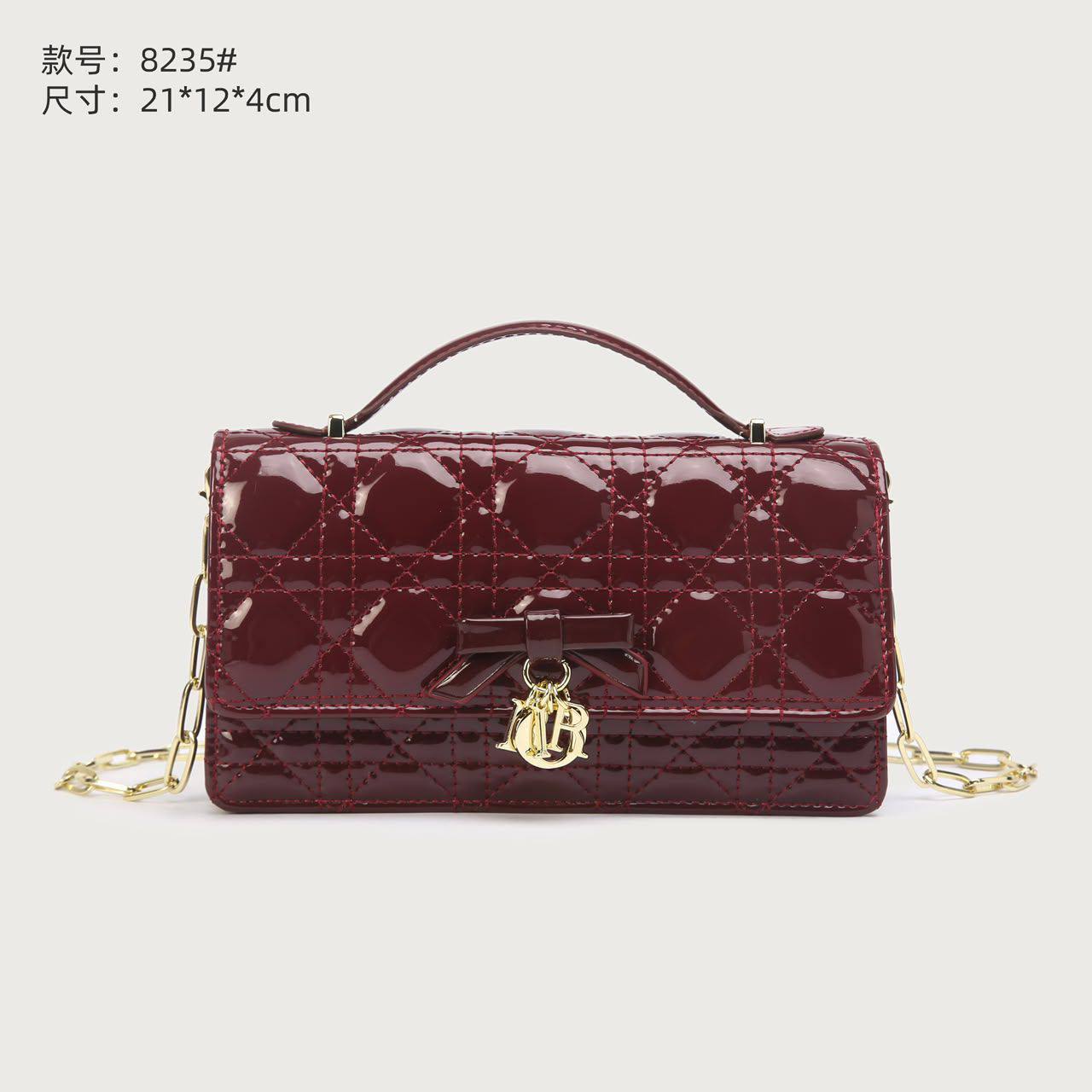 Dior
good quality
130 dhs💓
With box

Zain175
♥️♥️♥️