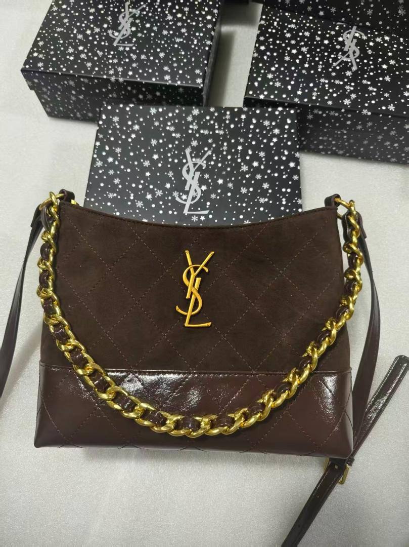 YSL

105 dhs🪙🌨️

 high quality 

With box   
🎁🎁🎁

26cm

Zain26
♥️♥️♥️