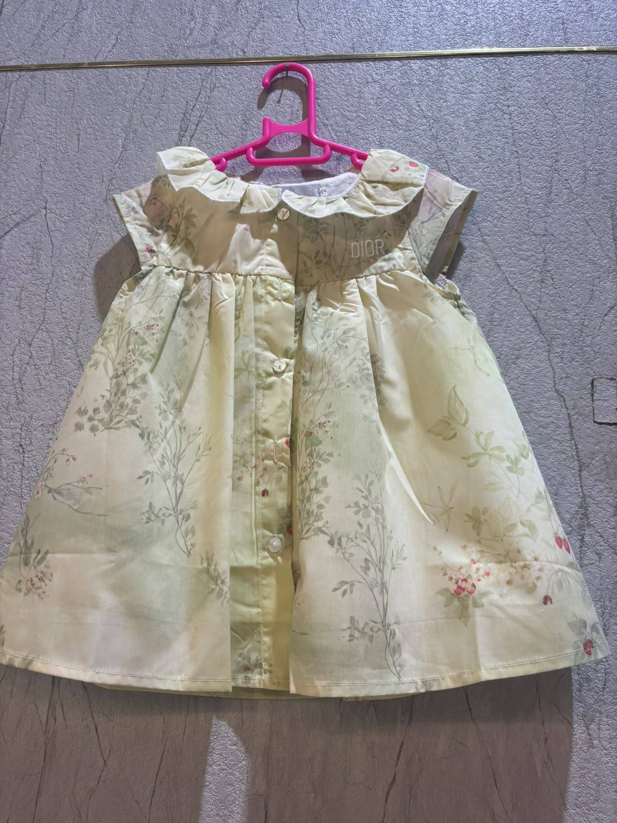 Dior

3m-6m，6m-9m，9m-12m，12m-18m，18m-24m，

100 dhs

Zain151
♥️♥️♥️