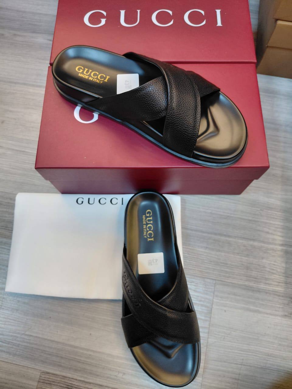 Gucci Men Slipper 
New Collection High Quality 
Size 40 To 45
120 dhs✅

Zain16
♥️♥️♥️