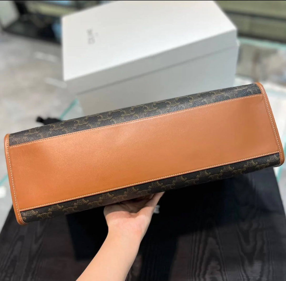CELINE 

NEW CAME 

GOOD QUALITY 

100 dhs🇦🇪🇦🇪

Zain295
♥️♥️♥️