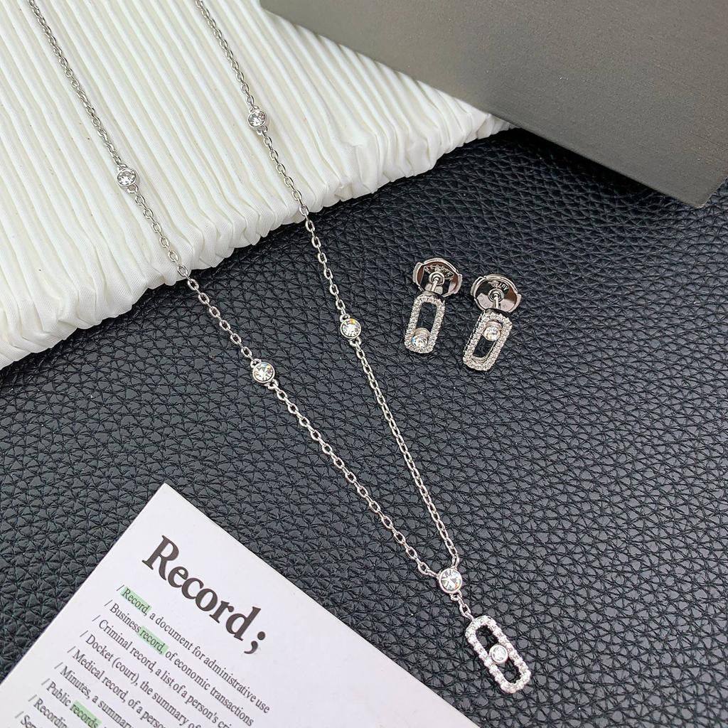 MESSIKA SET 
MASTER✨💫
NECKLACE EARRINGS
WITH BOX AND PAPER BAG🎁🛍️
100 dhs🇦🇪🇦🇪

Zain89
♥️♥️♥️