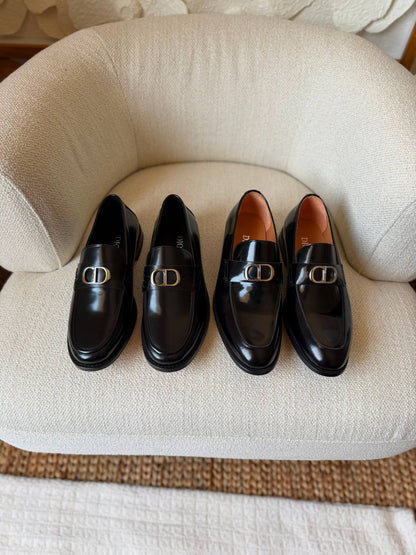 Christian Dior
*AAA QUALITY*
*size: 40 to 46*
550 dhs✅

Zain185
♥️♥️♥️