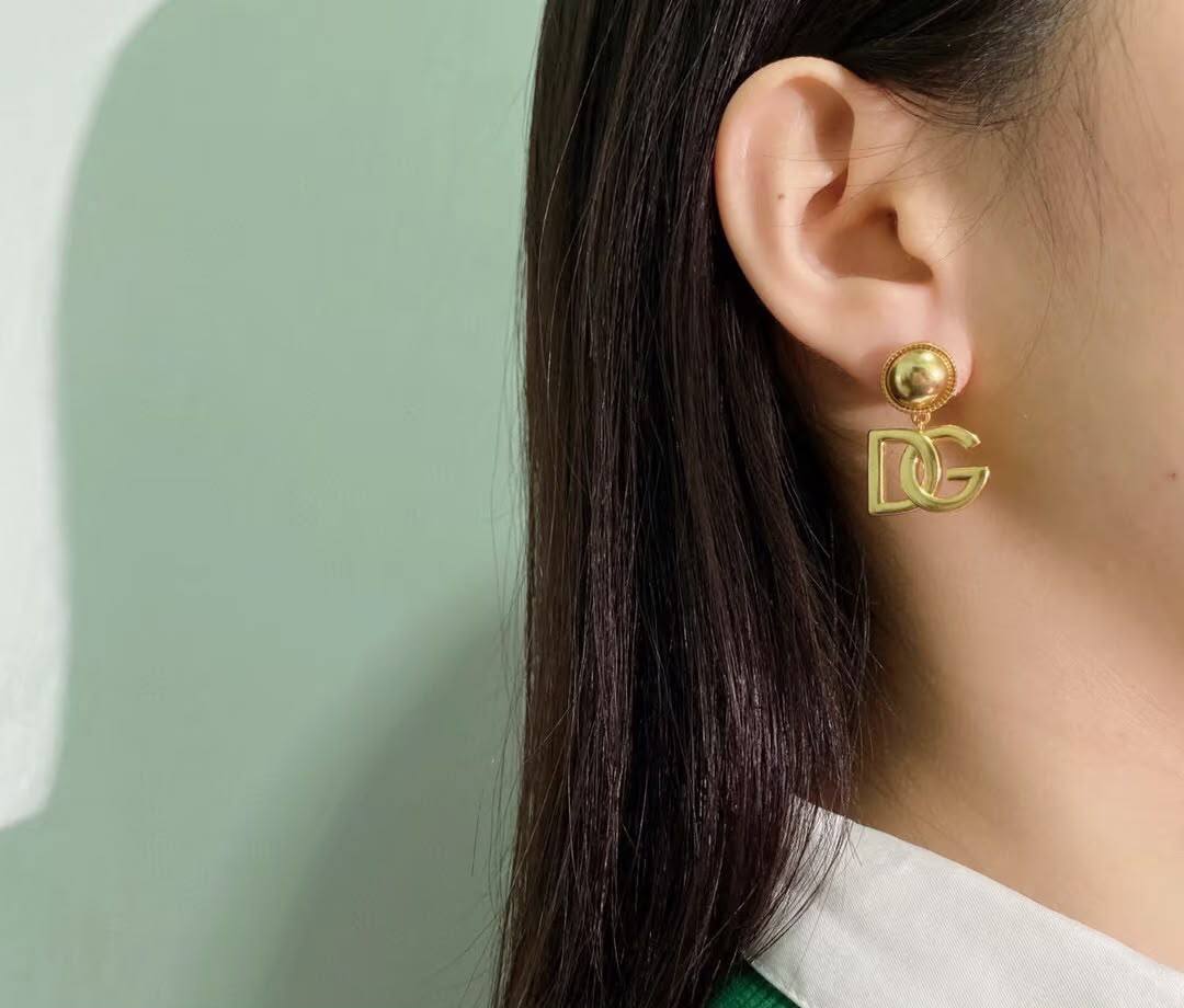 Dolce & Gabanna
Earing’s
Master

Small size 
60 dhs🇦🇪🇦🇪

Zain263
♥️♥️♥️