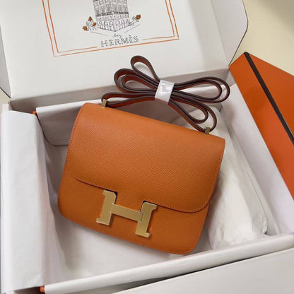 Hermes 
105 dhs🇦🇪🇦🇪
with box
size 19×5×15cm

Zain42
♥️♥️♥️