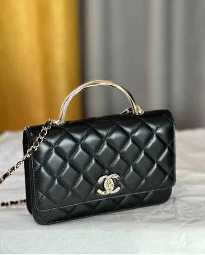Chanel
100 dhs✅
Good-quality 

with box
🎁🎁🎁

Zain35
♥️♥️♥️