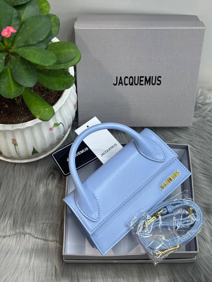 JACQUEMUS
SIZE  ………21  CM 🥰
95 dhs✅

with box 🌷
🎁🎁🎁

Zain51
♥️♥️♥️