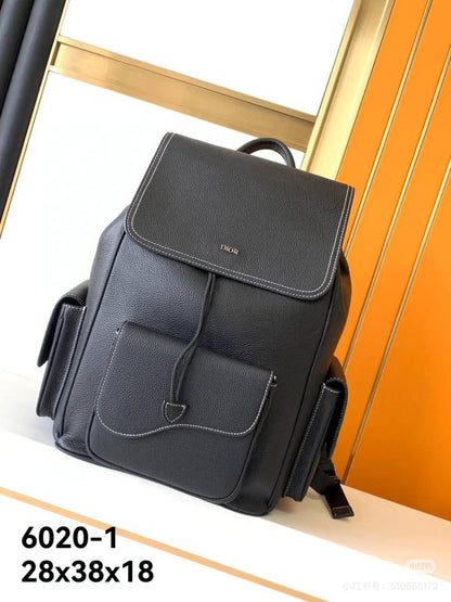 Dior
LV 
Backpack
140 dhs✅

Zain114
♥️♥️♥️