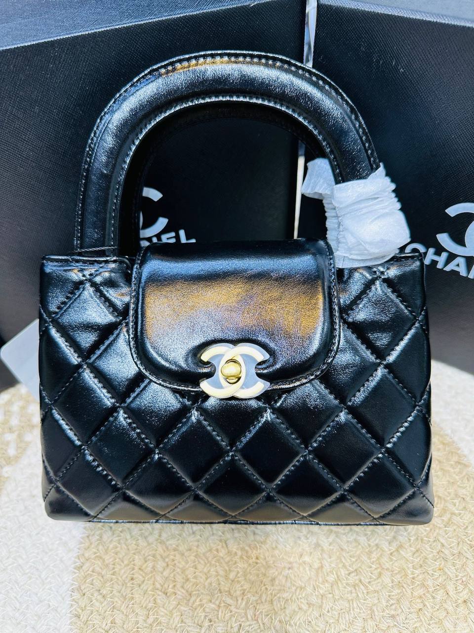 Chanel
95 dhs🪙🖤

with box
🎁🎁🎁

Zain132
♥️♥️♥️