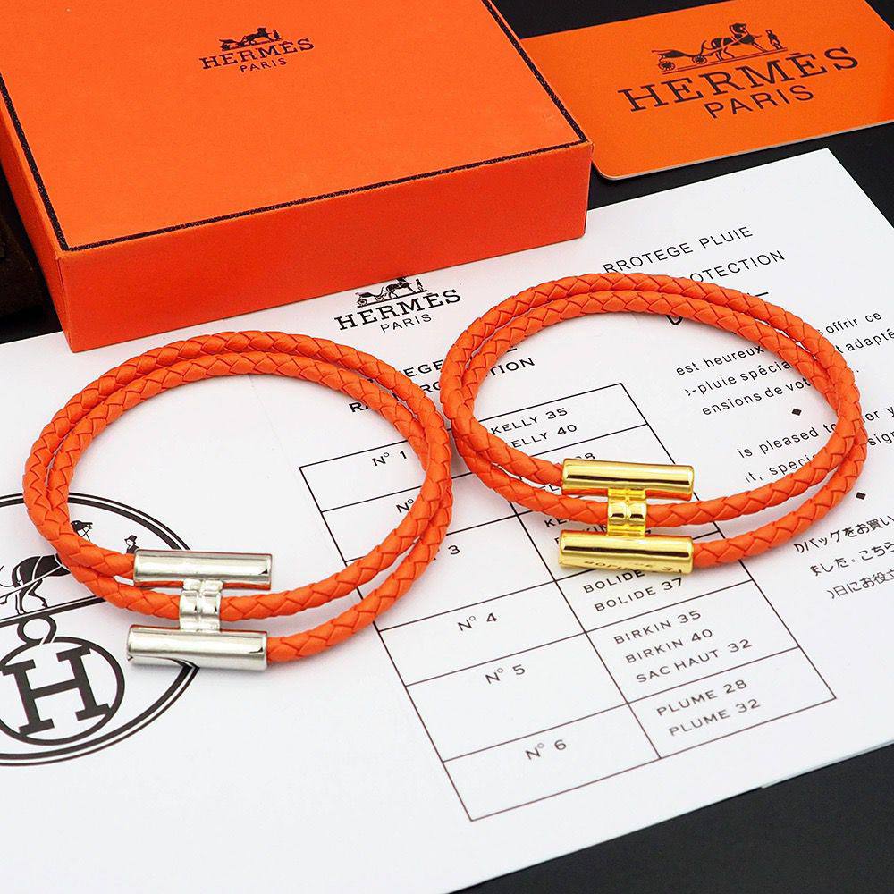 HERMES
___HANDBAND___🍃
*MASTER*🍃💕
With normal box 🛍️
55 dhs✅
With master box 🛍️
70 dhs✅

Zain263
♥️♥️♥️