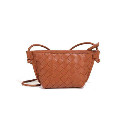 BOTTEGA 
60 dhs💓
Size 19*15

Zain161
♥️♥️♥️