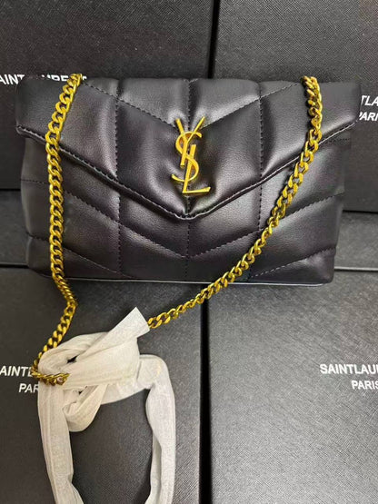 YSL
90 dhs🪙🌨️

size：24cm
Good quality 


with box
🎁🎁🎁

Zain35
♥️♥️♥️