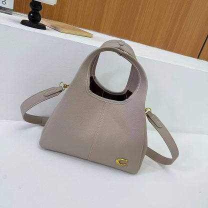 Coach
95 dhs✅

Zain219
♥️♥️♥️