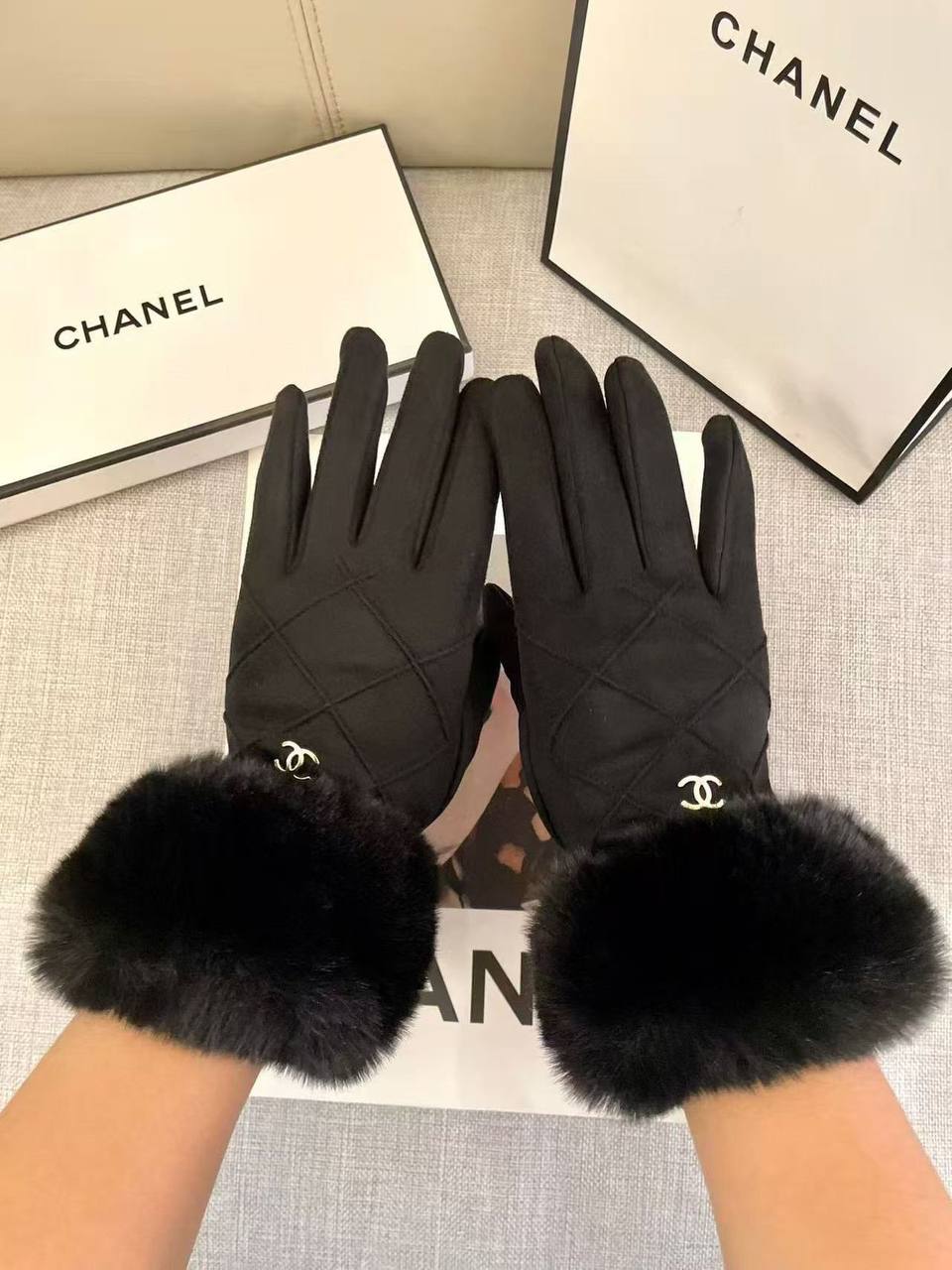 Glove
Available new collection 😍😍😍 
250 dhs🪙

Zain262
♥️♥️♥️