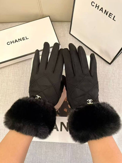 Glove
Available new collection 😍😍😍 
250 dhs🪙

Zain262
♥️♥️♥️