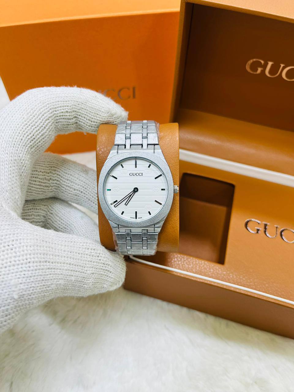 Gucci Men
*Slim watch*
60 dhs🪙💚

Zain29
♥️♥️♥️
