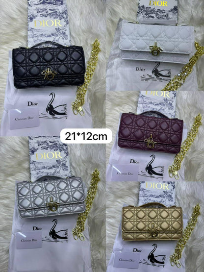 💖 Dior woc
1⃣️ First quality +🎁
Size : 21 * 12 cm
115 dhs✅
with box 🎁

Zain115
♥️♥️♥️