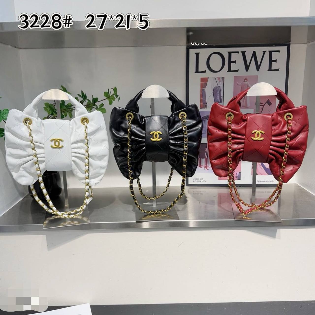 CHANEL ᴍɪɴɪ ʙᴏᴡ
sʜɪɴʏ ʟᴀᴍʙsᴋɪɴ ᴍᴀᴛᴇʀɪᴀʟ
ɢᴏʟᴅ ᴄʜᴀɪɴ ʙᴇʟᴛ sᴛʀᴀᴘ
sɪᴢᴇ : 27 cm

80 dhs✅

Zain31
♥️♥️♥️