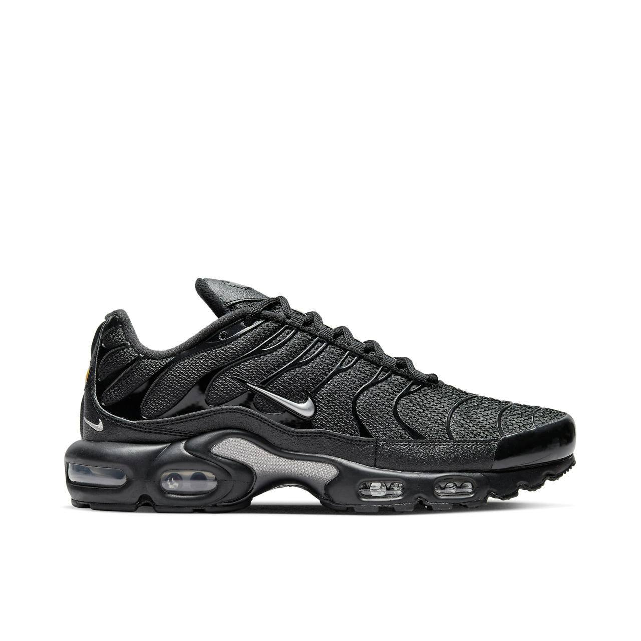 NIKE
Size 40 to 45 
120 dhs✅

Zain183
♥️♥️♥️
