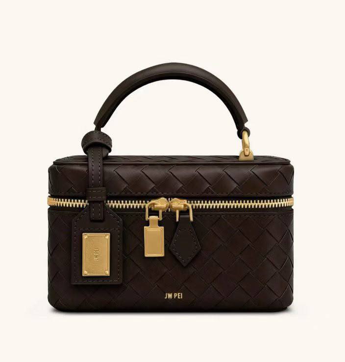 JW PEI
120 dhs✅
High-quality with box

Zain35
♥️♥️♥️