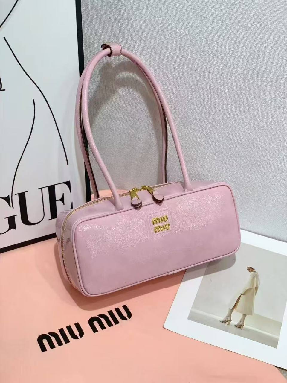 Miu Miu
Good  QUALITY 
SIZE：29*9*12.5cm
100 dhs💓

Zain04
♥️♥️♥️