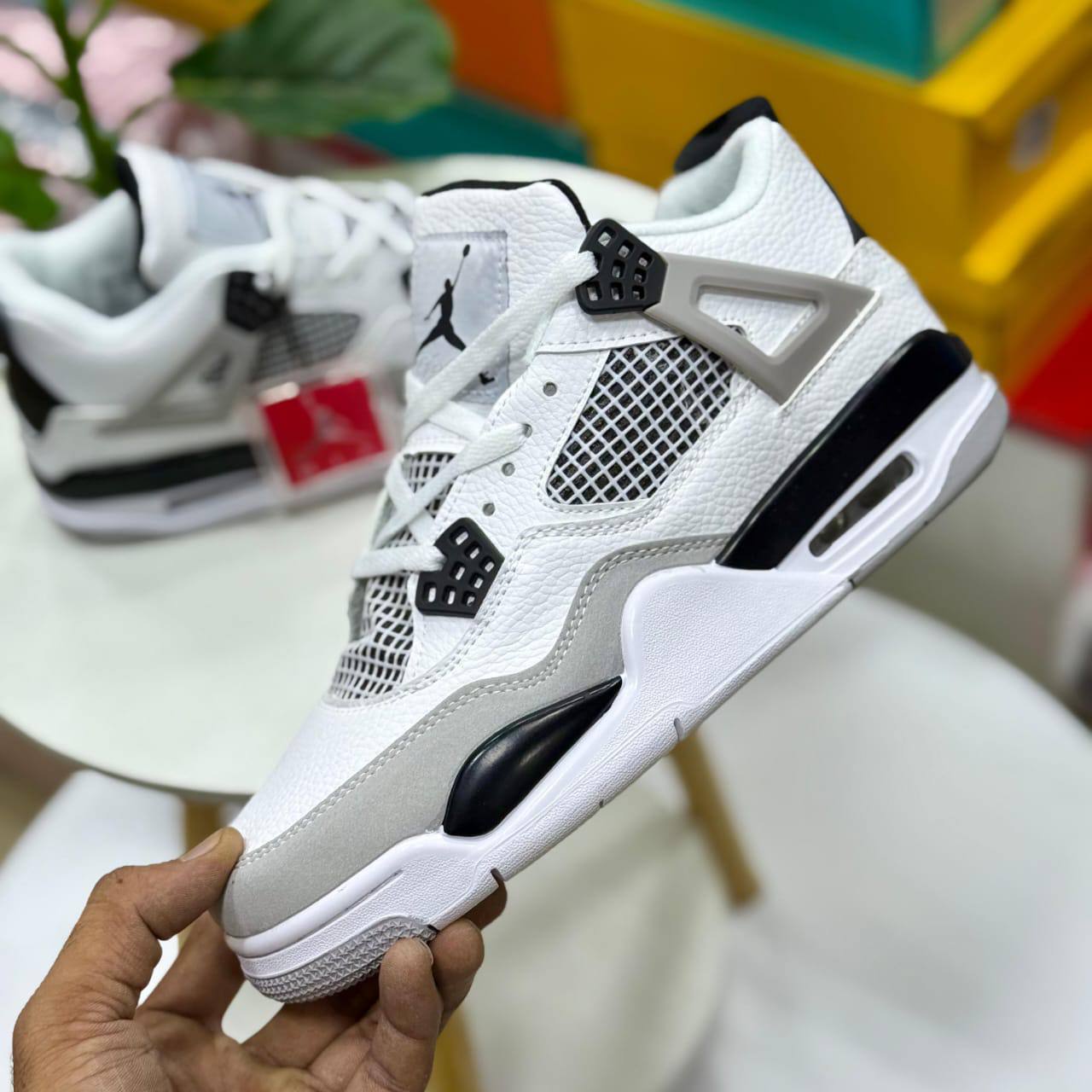 Jordan 4
Size 40 to 45
110 dhs✅

Zain27
♥️♥️♥️