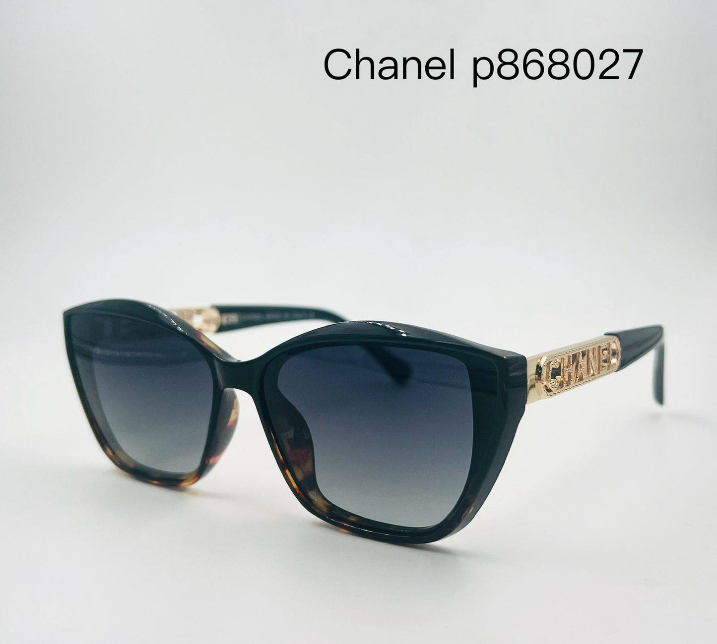 Chanel💥
Sunglasses 🕶️ 
good quality 💯
With master box 🗃️ 
50 dhs🌺

Zain273
♥️♥️♥️