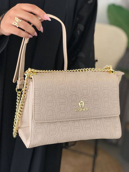 Aigner 
110 dhs✅

Zain299
♥️♥️♥️