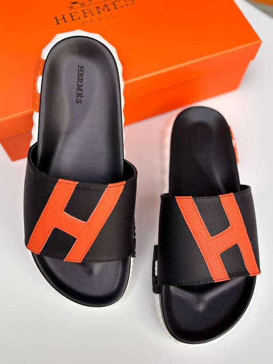 Hermes slipper. (Men)
120 dhs🪙💕
Size 40-45

Zain30
♥️♥️♥️