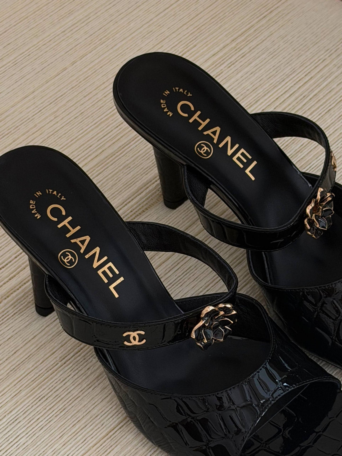 CHANEL
QUALITY:SUPER MASTER 😍💥
SIZE:36 TO 42😍🥰
450 dhs✅

Zain319
♥️♥️♥️
