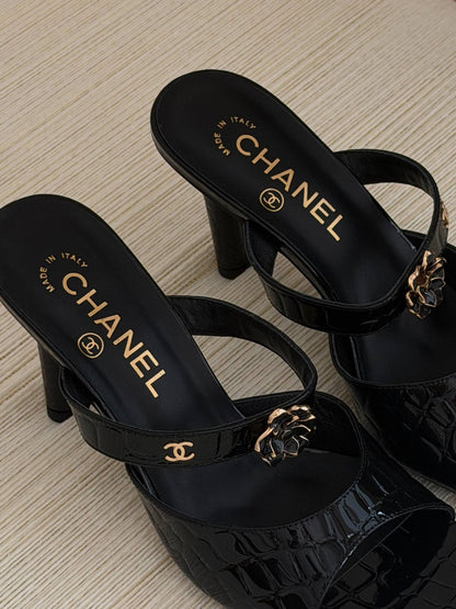 CHANEL
QUALITY:SUPER MASTER 😍💥
SIZE:36 TO 42😍🥰
450 dhs✅

Zain319
♥️♥️♥️
