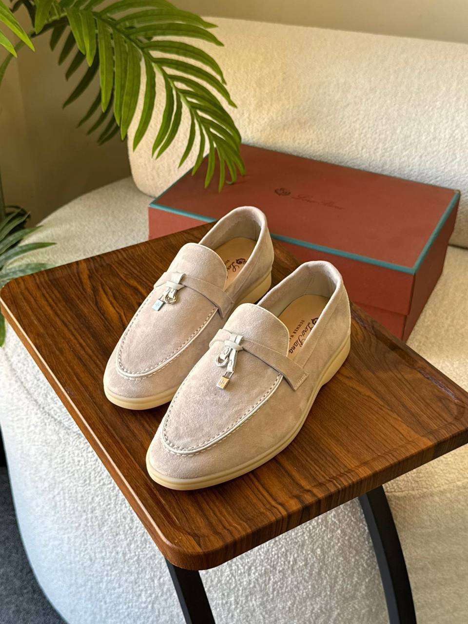 LORA PIANA 
SuperMaster Quality 💯
450 dhs💓
Size:36-41💥

Zain171
♥️♥️♥️