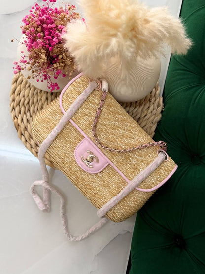 CHANEL✨
Size: 23Cm and 28Cm💥
Available original box 📦 
With full packing 🎀🎀
Super high quality 💥💥


For Price 👇 WhatsApp✅
0568585901 
0507557372
0552275751 Owner Zain 👌

Zain283
♥️♥️♥️