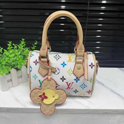LV
80 dhs💓
size：16cm

Zain35
♥️♥️♥️