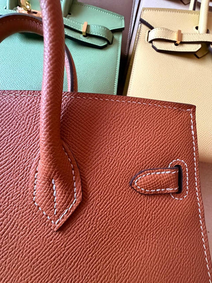Hermes birkin 25cm💕super master quality😍with box❤️
600 dhs🇦🇪🇦🇪

Zain52
♥️♥️♥️