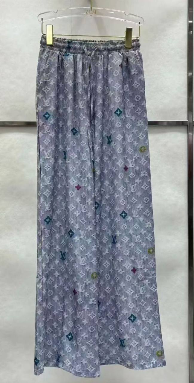 New collection ❤️‍🔥 
size s to xl 
260 dhs✅

Zain261
♥️♥️♥️