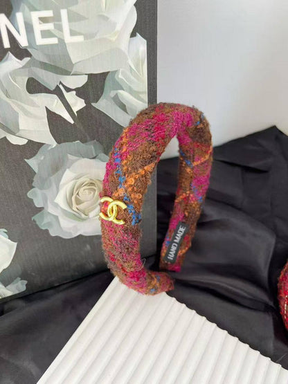 Headband 🔥*
good quality 💯

With paper bag 🛍️
20 dhs🪙🌨️
With master box 🗃️ 
40 dhs🪙🌨️

Zain216
♥️♥️♥️